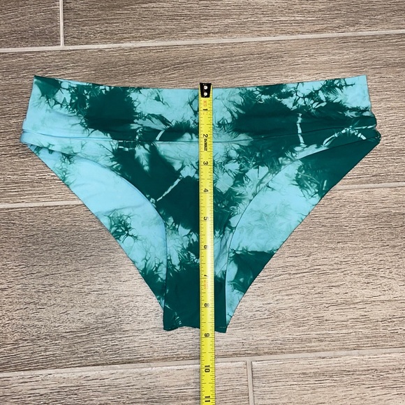 Frankies Bikinis x FP - green tie dye -  SM & XS - Picture 3 of 10